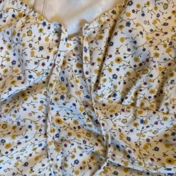 White floral loose dress - Picture 3 of 5